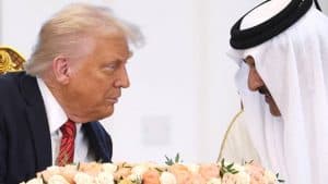 خلال اتصال هاتفي بأمير قطر.. الرئيس الأمريكي يؤكد إدانة بلاده الشديدة للهجوم الإيراني على “العديد”