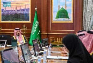أمير المدينة المنورة يلتقي المشرف العام على برنامج “تنمية”