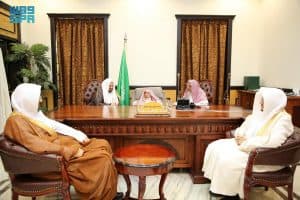 مفتي المملكة يستقبل رئيس محكمة الأحوال الشخصية بالطائف