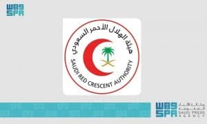 الهلال الأحمر ينقذ مصابًا في عرض البحر بجزر فرسان