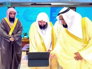 لإثراء تجربة زائرات المسجد النبوي الشريف.. السديس يُدشّن مبادرة “زائراتنا شرف لمنسوباتنا”