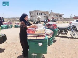 “اغاثي الملك سلمان” يواصل توزيع المساعدات الإيوائية للأسر المتضررة من الحرائق في سوريا