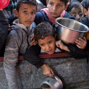 بريطانيا تطالب إسرائيل بوقف إطلاق النار في غزة