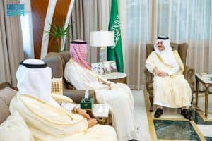 أمير المنطقة الشرقية يستقبل رئيس مجلس الأمناء ورئيس جامعة الإمام عبدالرحمن بن فيصل