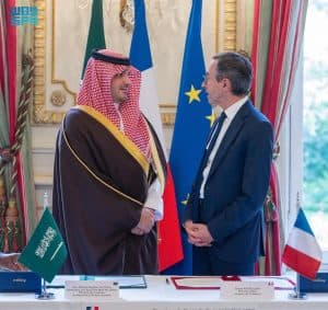 وزير الداخلية ونظيره الفرنسي يعقدان جلسة مباحثات رسمية ويوقعان الوثيقة التنفيذية لمسارات التعاون الأمنية المستقبلية بين وزارتي الداخلية في البلدين