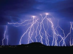 تسجيل رقم قياسي جديد لأطول ومضة برق بطول 829 كيلومترًا