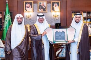 محافظ الأحساء يستعرض جهود “الأوقاف” ويؤكد أهمية تطوير الموارد الوقفية بالمحافظة