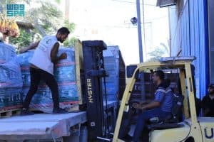 وصول قافلة مساعدات إنسانية سعودية جديدة إلى قطاع غزة