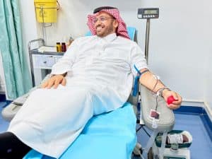 محافظ الزلفي يشارك في حملة ولي العهد للتبرع بالدم