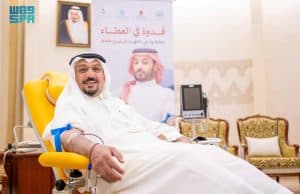 أكد أهميتها في ترسيخ قيم العطاء.. أمير القصيم يُشارك في الحملة الوطنية السنوية للتبرع بالدم