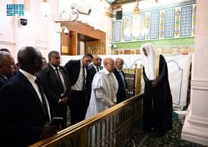 الرئيس الموريتاني يزور المسجد النبوي
