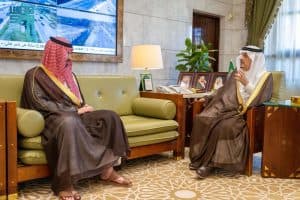 أمير الرياض يستقبل أمين المنطقة