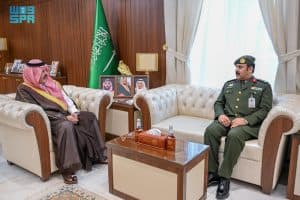 أمير حائل يستقبل مدير جوازات المنطقة المكلَّف