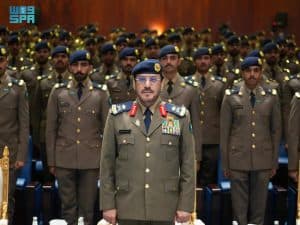 تحت رعاية وزير الداخلية.. المدير العام للدفاع المدني يشهد تخريج (248) خريجًا من دورة الضباط