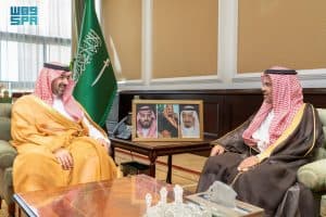 نائب أمير تبوك يستقبل المدير العام للأحوال المدنية بالمنطقة
