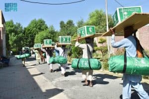 “اغاثي الملك سلمان” يوزع (4.659) حقيبة إيوائية في باكستان