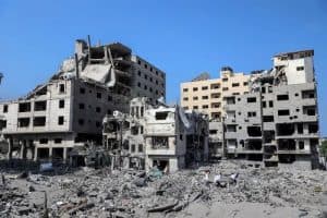 إسرائيل تشن غارات جديدة.. وواشنطن تسعى لـ”إنقاذ” اتفاق غزة
