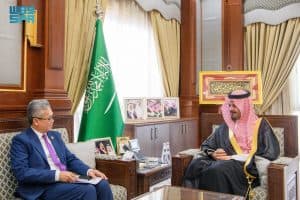 أمير المدينة المنورة يستقبل القنصل العام الماليزي بجدة