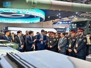 رئيس الجهاز العسكري بوزارة الحرس الوطني يزور معرض سيئول الدولي ADEX 2025 بكوريا