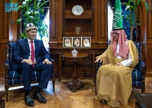بحثا المواضيع ذات الاهتمام المشترك.. وزير الدولة للشؤون الخارجية يستقبل السفير القيرغيزي لدى المملكة