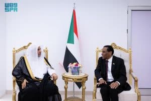 رئيس الوزراء السوداني يستقبل الأمين العام لرابطة العالم الإسلامي