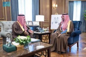 اطلع على تقرير إحصاءات سوق العمل للربع الثاني من 2025.. أمير الحدود الشمالية يستقبل مدير فرع الهيئة العامة للإحصاء بالمنطقة