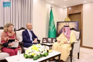 بحثا المواضيع ذات الاهتمام المشترك.. أمير منطقة نجران يستقبل القنصل العام لجمهورية فرنسا