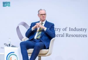 القمة العالمية للصناعة (GC21) تناقش أهمية سلاسل القيمة العالمية للاستثمار الجديد