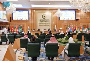منظمة التعاون الإسلامي تناقش تنمية الشباب من منظور حقوق الإنسان بجدة