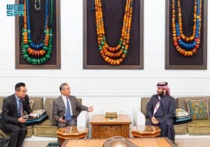 ولي العهد يستقبل وزير خارجية الصين