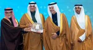 محافظ الأحساء يحتفي بالعيسى في ختام مسيرته التربوية