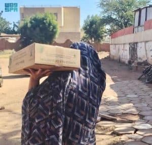 “اغاثي الملك سلمان” يوزّع (1.575) كرتون تمر بالسودان
