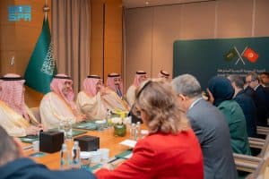 “وزير الصناعة” يبحث تعزيز التكامل الاقتصادي والصناعي مع تونس
