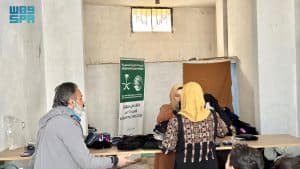 “اغاثي الملك سلمان” يوزع الكسوة الشتوية على (232) فردًا في مخيمات خربة الجوز بإدلب