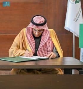 “اغاثي الملك سلمان” يوقع اتفاقية تعاون مشترك لتنفيذ مشروع تشغيل مركز الغسيل الكلوي في المهرة