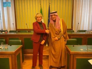وزير الدولة للشؤون الخارجية يلتقي رئيسة لجنة الشؤون الخارجية والدفاع في مجلس الشيوخ الإيطالي