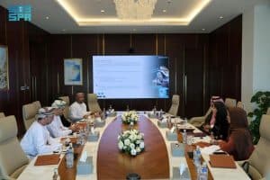 الأميرة سارة بنت بندر تلتقي نائب رئيس جهاز الاستثمار العُماني ووزير الاقتصاد