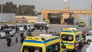 معبر رفح البري يستقبل الدفعة السادسة من العائدين الفلسطينيين إلى غزة