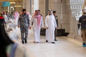 نائب أمير مكة يقف ميدانيًا على جاهزية المسجد الحرام لاستقبال ضيوف الرحمن في رمضان