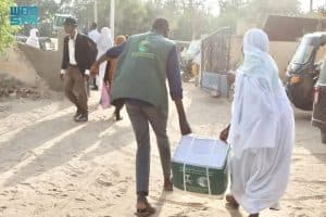 مركز الملك سلمان للإغاثة يوزّع (131) سلة غذائية في السودان