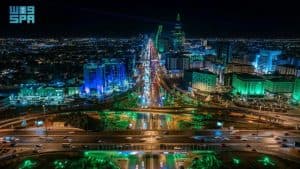 طرق وميادين العاصمة بأكثر من 5 آلاف إنارة جمالية احتفاءً بيوم التأسيس
