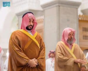 سمو ولي العهد يزور مسجد قباء في المدينة المنورة