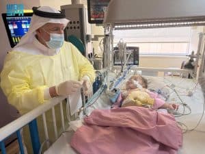 د. الربيعة: استقرار حالة التوأم الصومالي “رحمة ورملا” بعد مرور أربعة أيام من عملية فصلهما الناجحة
