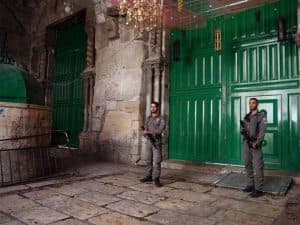 بالتزامن مع اعتقال فلسطينيين من الضفة.. الاحتلال الإسرائيلي يواصل إغلاق المسجد الأقصى المبارك لليوم الرابع عشر تواليًا