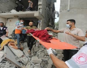 فيما تتواصل عمليات انتشال الجثامين من تحت ركام المباني.. ارتفاع عدد الشهداء الفلسطينيين بقطاع غزة إلى 72,234 شهيدًا