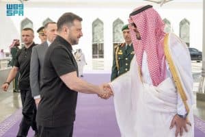نائب أمير منطقة مكة المكرمة في مقدمة مودعيه.. رئيس جمهورية أوكرانيا يغادر جدة