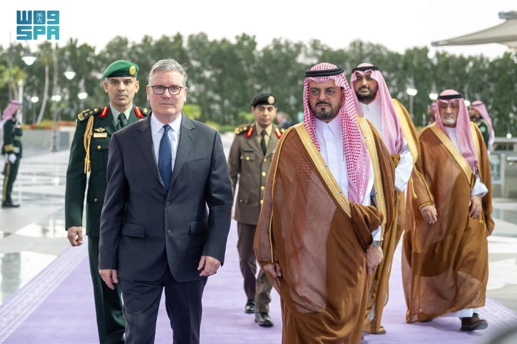 ع / عام / رئيس الوزراء البريطاني يصل إلى جدة
