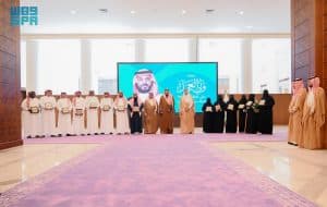 أمير الباحة يسلم وثائق تملك الوحدات السكنية للمستفيدين من تبرع ولي العهد