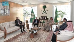 مندوب المملكة الدائم لدى الجامعة العربية يلتقي نظيره العراقي