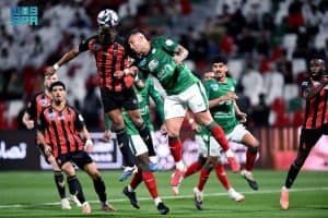 الرياض يفوز على الاتفاق بثلاثية